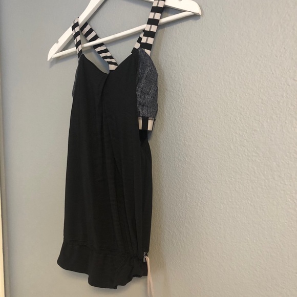 Lululemon black Tank Top with Striped straps SZ 2 - Picture 11 of 11